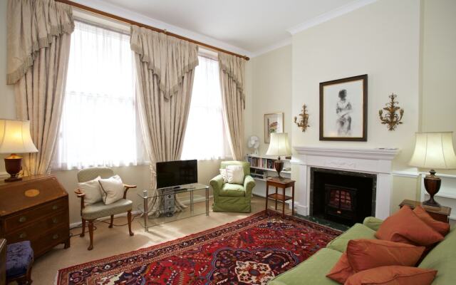 A Place Like Home - Two Bedroom Apartment in Knightsbridge