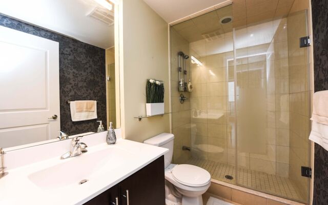 Sarkar Suites - 310 Burnhamthorpe Road