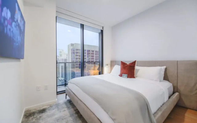 Studio with a City View Near Bayside