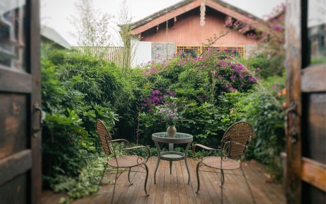 Blossom Hill Inn Lijiang