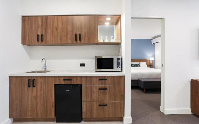 Killara Hotel & Suites