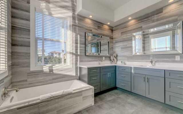 Just Beachy by Five Star Properties