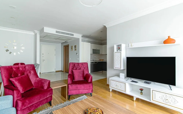 Bright and Centrally Located Flat in Sisli