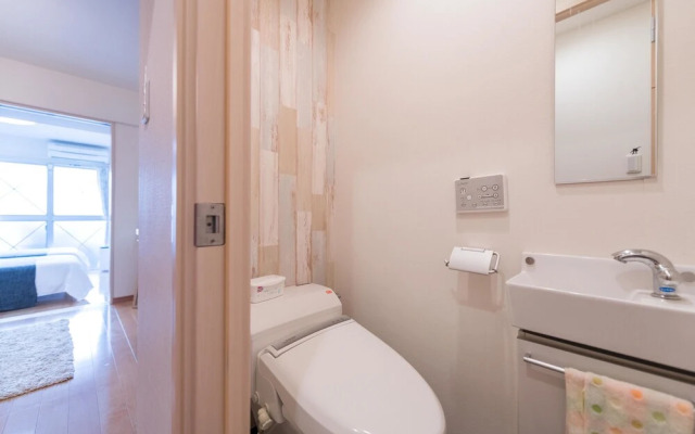 Yeah Room Zeus The Garden