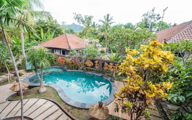 Hobbit's House Homestay