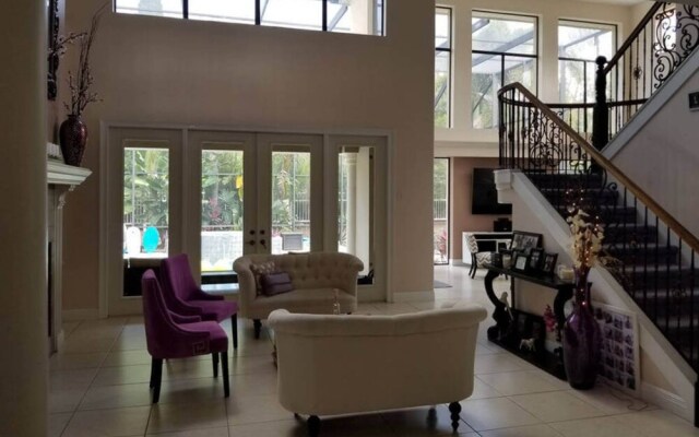 Spacious Mansion Escape