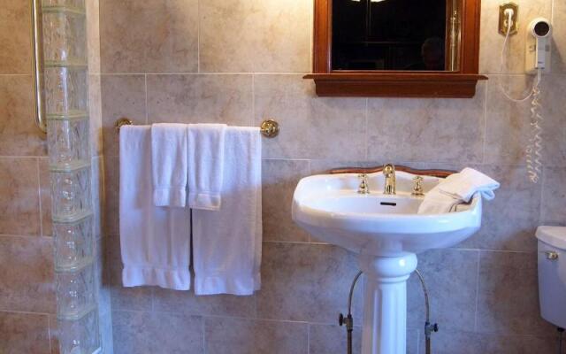 Altland House Inn and Suites
