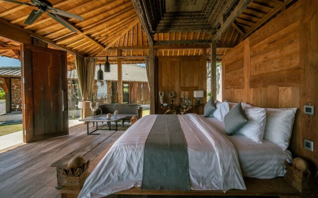 Palatial Wooden Villa, 4br, Lovina