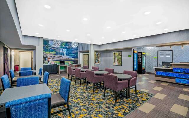 La Quinta Inn & Suites by Wyndham Cookeville