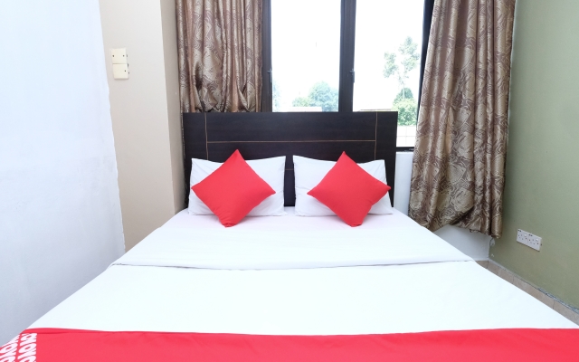 OYO 717 MR J Hotel Wakaf Che Yeh 2