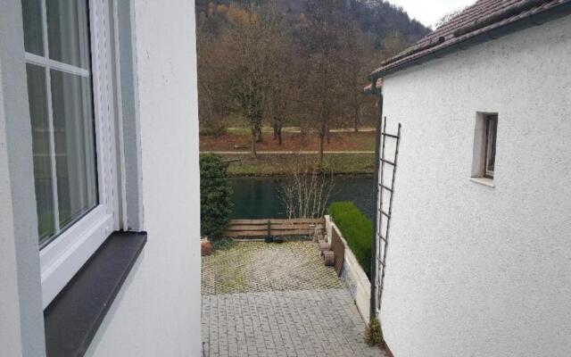 Cafe Altmühl, Ferienwohnungen Gästehaus Krimhilde direkt am Wasser