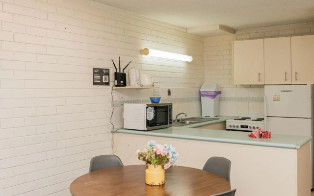 Trickett Gardens Holiday Inn
