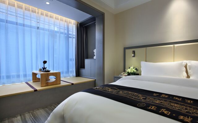Wing Hotel Guilin - Central Square