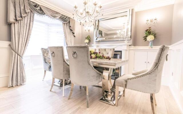 Stunningly Refurbished 1 bed Home on the N/e Coast