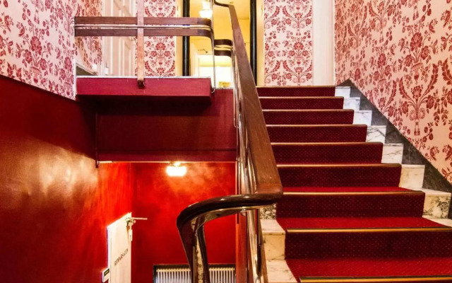 Mayfair Hotel Tunneln