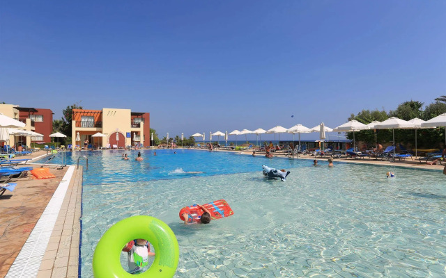 Panas Holiday Village