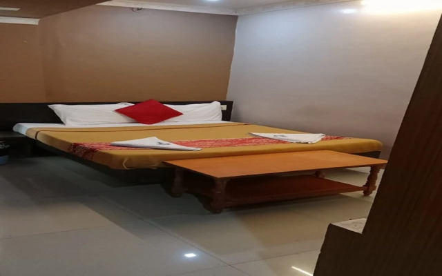 Hotel Nadaradjane Residency