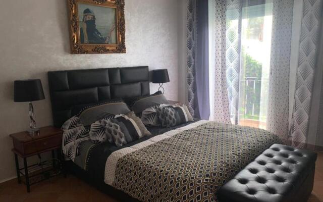 Villa avec piscine privée près de Casablanca Maroc