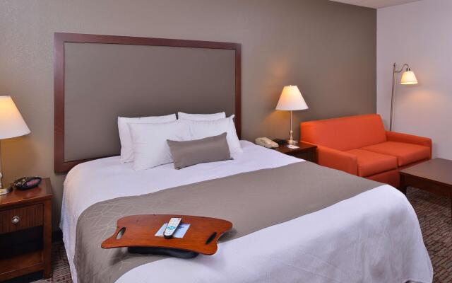 Best Western Plus Wichita West Airport Inn