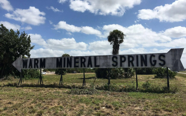 Warm Mineral Springs Motel