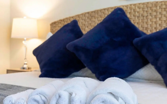 Amazing Beach House Near the Parks