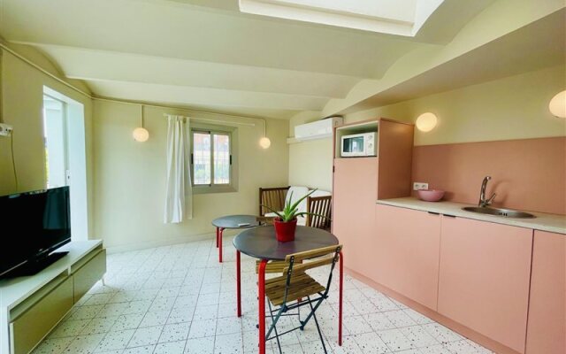 SmartRental Barcelona Ramblas Apartments