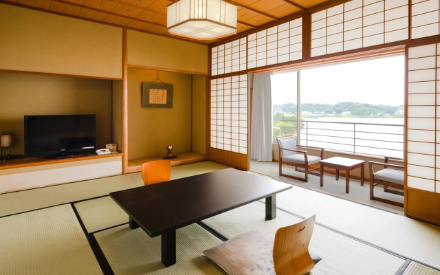 APA Hotel & Resort Kaga Katayamazu Onsen Kasuikyo – Guest Rooms – Kaga