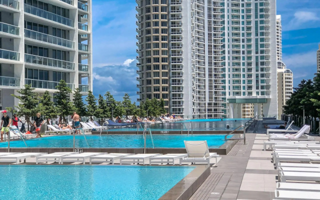 Icon Brickell Downtown W Miami Suites