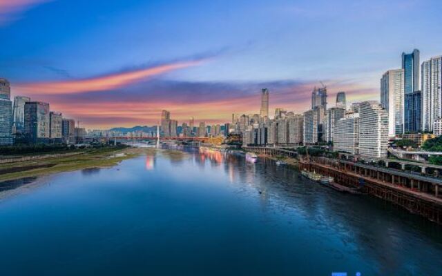 Yiduo Riverview Hotel (Chongqing Liberation Monument Hongya Cave)