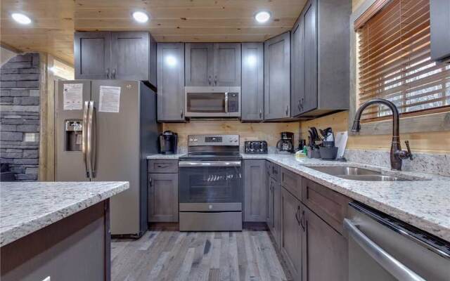 Mirror Pond - Four Bedroom Cabin