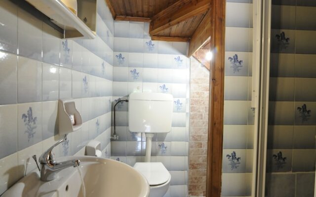 Traditional Greek Maisonette Antiperni