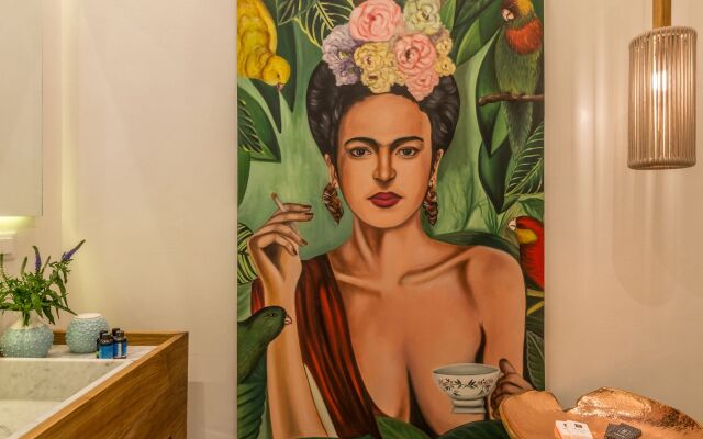 Nyx Chic Manor boutique hotel