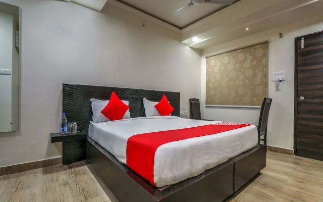 Oyo 14859 Ulavacharu Hotels