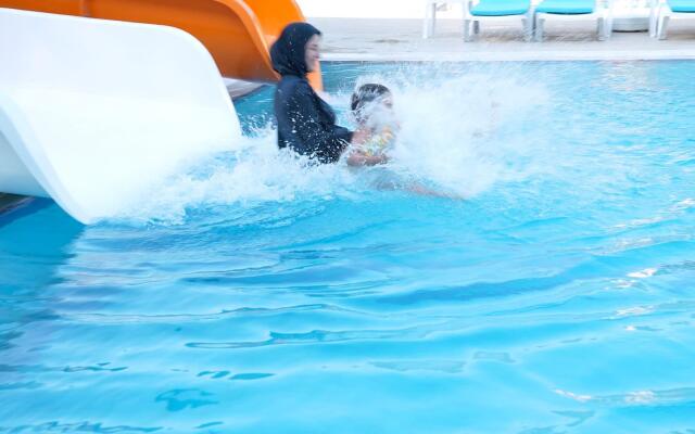 Rizom Beach Hotel