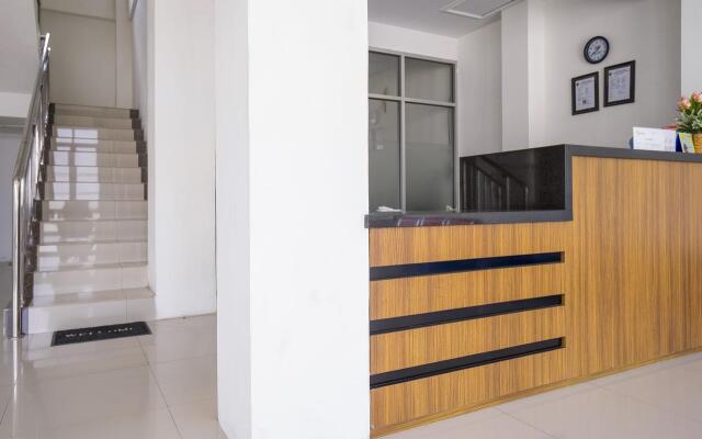 OYO 2695 D'es Guest House