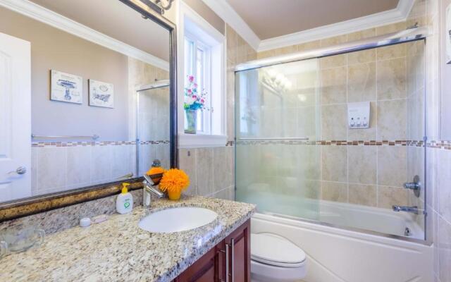 Vancouver Yuelai Guesthouse
