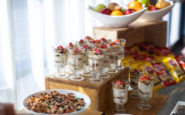 The Baronette Renaissance Detroit-Novi Hotel