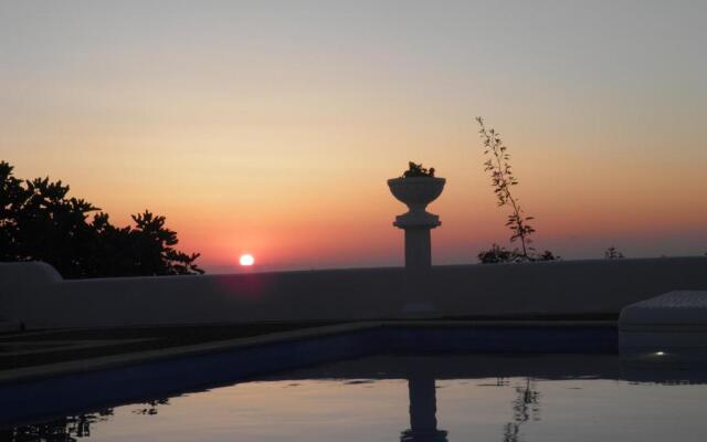 Santorini Traditional Suites