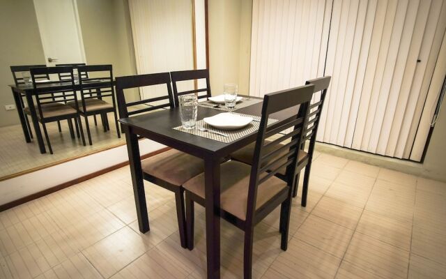 SR Vacation Rental - The Persimmon Condominium