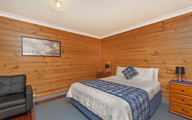 Dunes - elegant beach villa with huge swim spa – Guest Rooms – Port Fairy