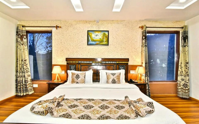 Goroomgo Satyam Int. By Dalhousie