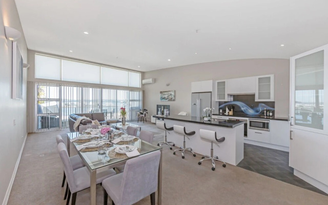 Luxury 3BR Waterfront Penthouse