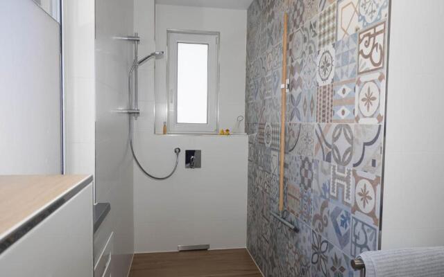 16Lilien Apartmentwohnung Gartenblick