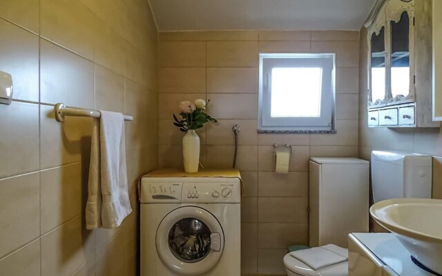 Awesome Apartment in Zadar With Wifi and 2 Bedrooms