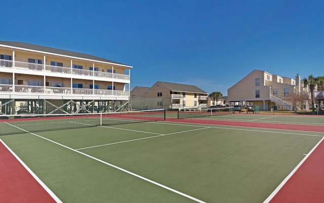 SPC 1034 is a Pet Friendly 1 BR with Free Beach Service for 2! by RedAwning