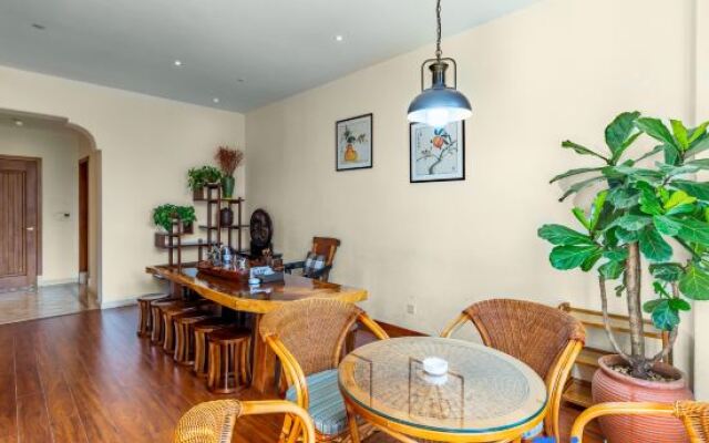 Qujing Longju Hotel (Zhanyi Passenger Terminal Branch)