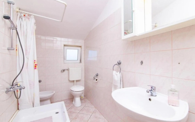 Vik - 250 m from beach - A2(3+2)