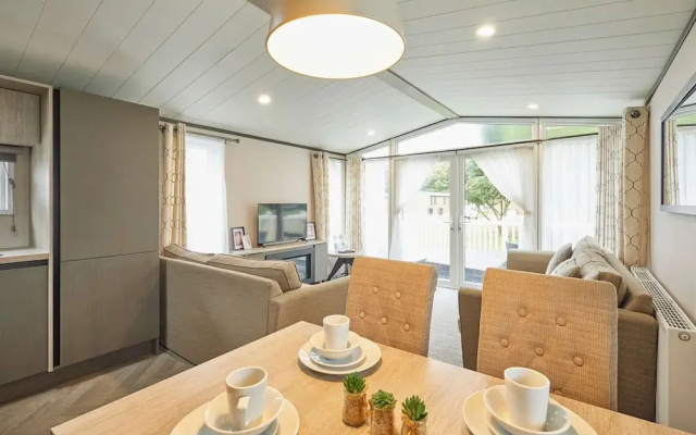 Host Stay Falconers Lodge