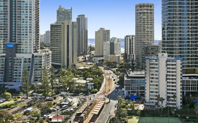 Ocean View 2-bed Studio In the Heart of Surfers