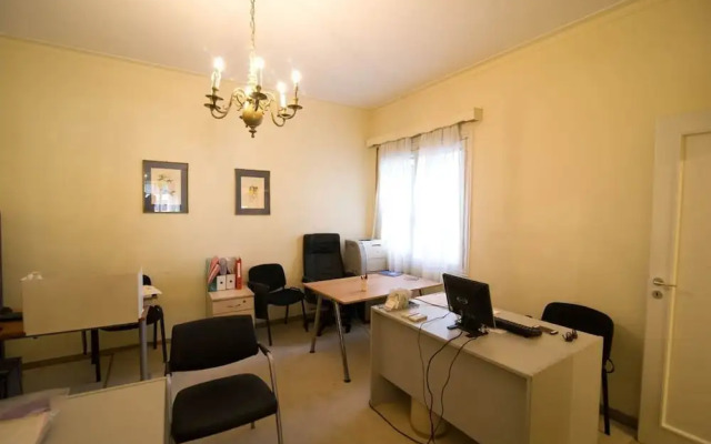 Luxury Sunny 150m2 Flat at the Heart of History